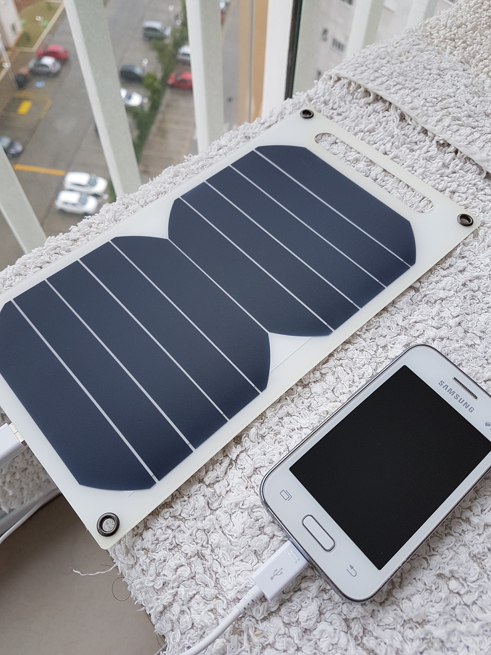 The Benefits of Solar-Powered Phone Chargers