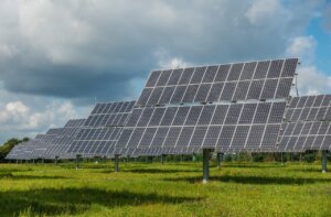 Solar energy plants on abandoned golf courses