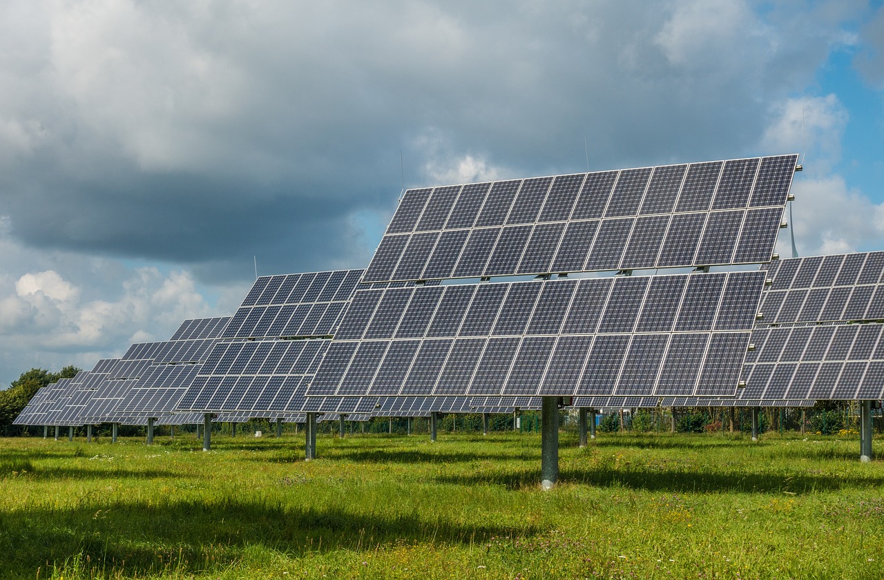 Solar energy plants on abandoned golf courses